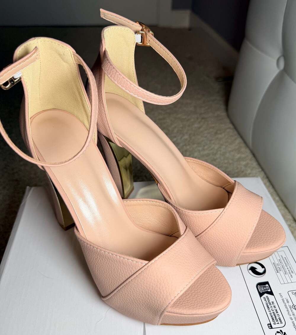 Soft Pink and Gold Women’s size 7 Ankle Strap, Platform Stiletto  Pumps